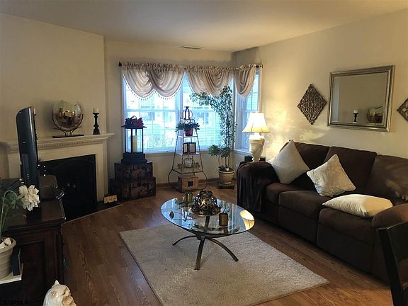 2nd image of 61 Driftwood Ct #346