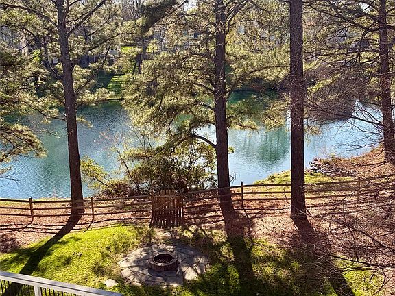 3rd image of 4065 Bamborough Dr