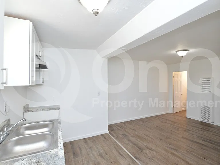 7040 NW Grand Ave #5 — Photo 7