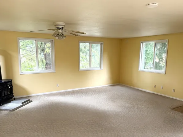 7620 201st St SW APT B, Edmonds, WA 98026