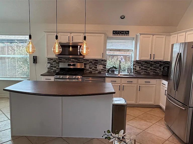 842 Crystal Bay Ln — Photo 1