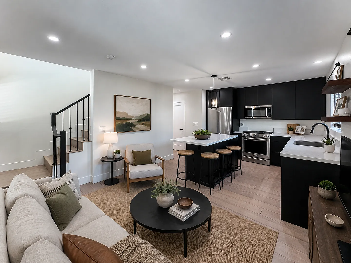 2 Weeks Move in Credit Now ! Townhouse Style 3BD + 2BA Backhouse - Nearby Loz Feliz, and Silverla... — Photo 1