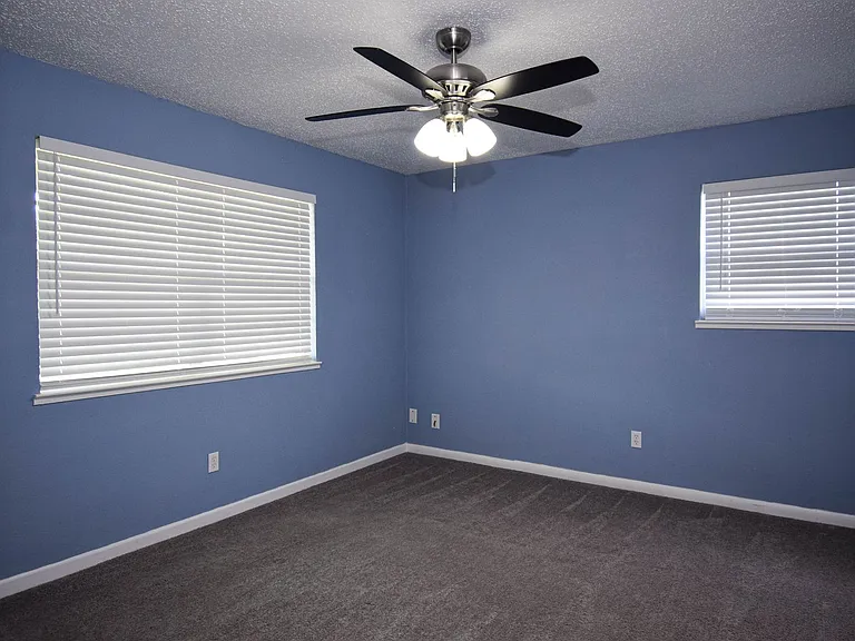 205 Tanglewood Rd — Photo 12