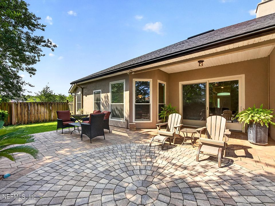 1st image of 424 QUEEN ANNE Court