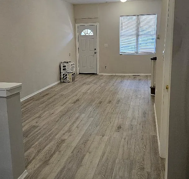 214 S Edgewood St — Photo 3