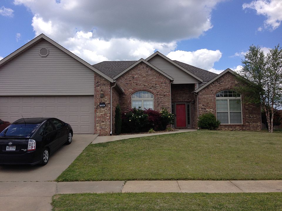 1st image of 1206 SW Willow Bend Ave