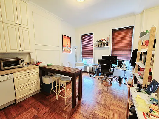 Rented by Ideal Properties Group | media 4