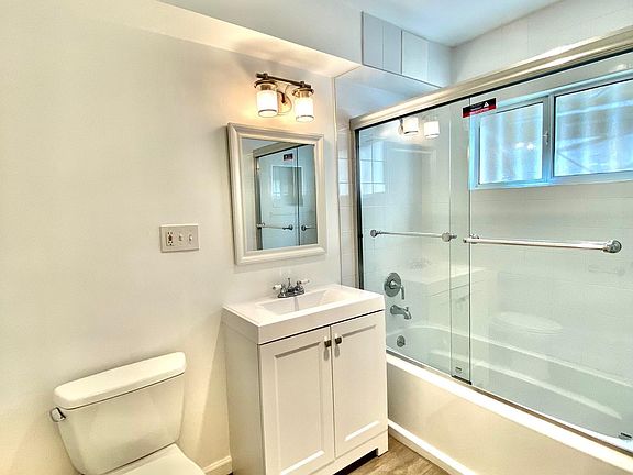 4th image of 835 4th St #104