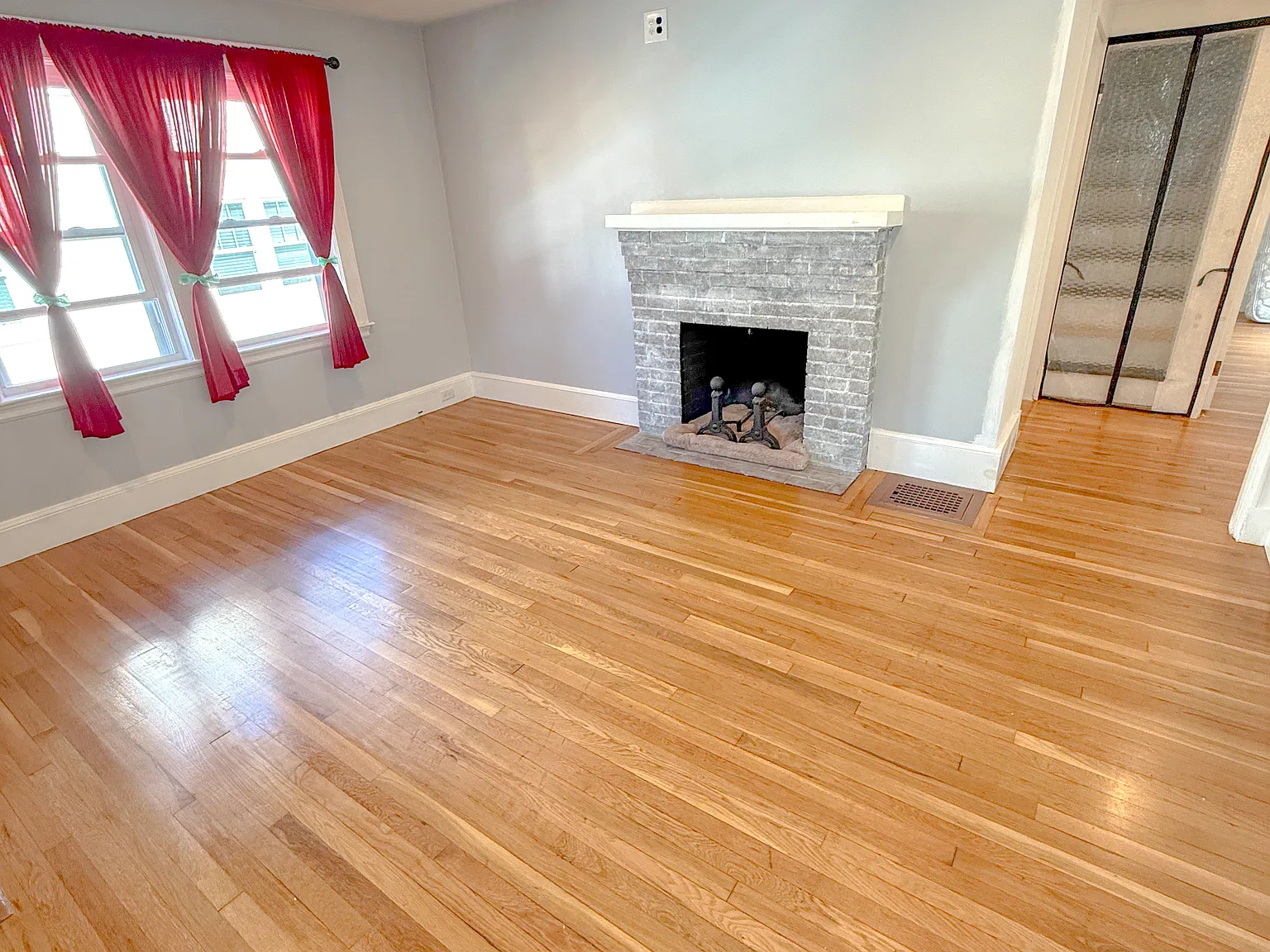 3 bed, 1500 sqft, $2,500 — Photo 2