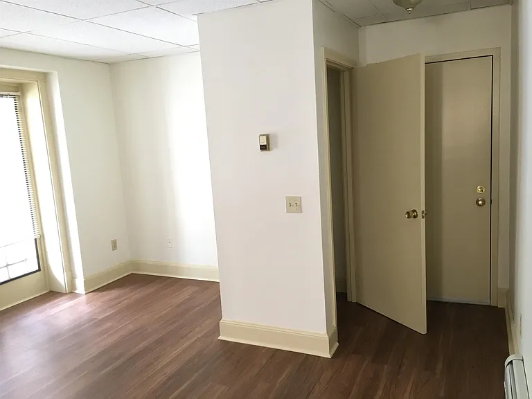 610 Union St #104 — Photo 35