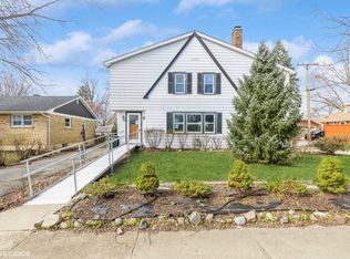 346 Dalton Ave, Mundelein, IL