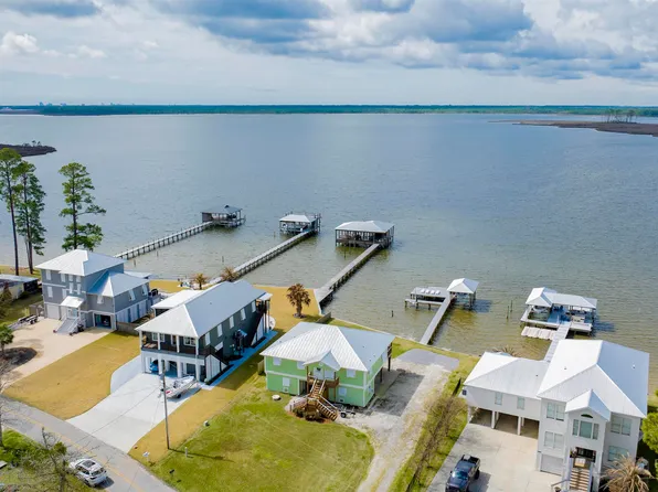 7685 Bayshore Dr, Elberta, AL 36530