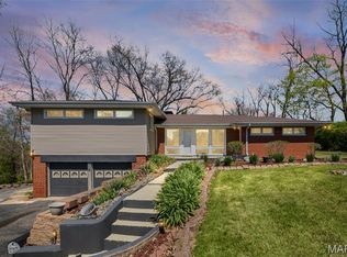 300 Carson Dr, Belleville, IL