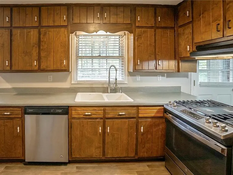 1802 Driftwood Pl — Photo 7