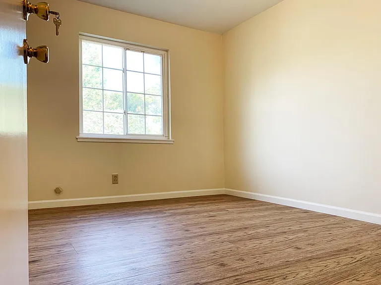 3407 Flora Vista Ave — Photo 10