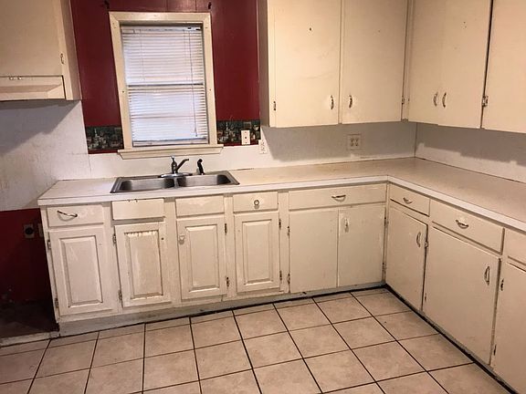 2nd image of 509 Oaklawn Dr
