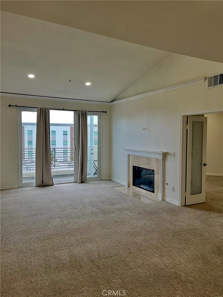 2 bed, 1233 sqft, $3,750 — Photo 2