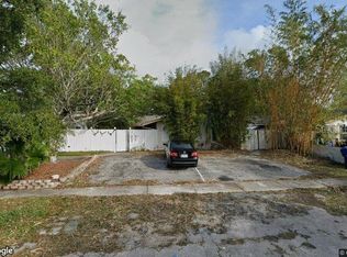 917 Lake Palms Dr, Largo, FL 33771