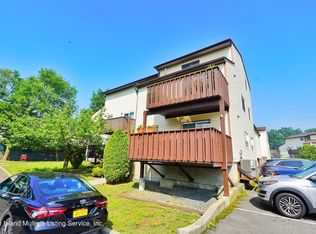 338 Timber Ridge Dr, Staten Island, NY 10306