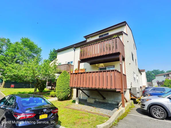 338 Timber Ridge Dr, Staten Island, NY 10306