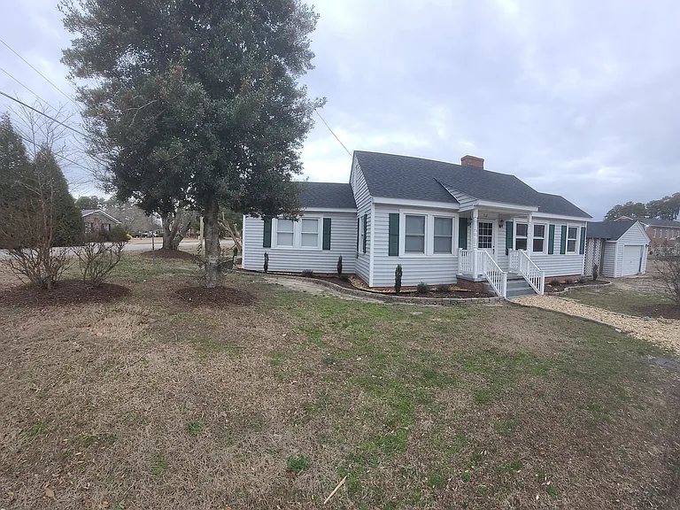 112 Barker St — Photo 3
