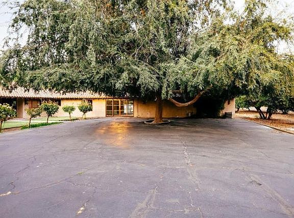 2nd image of 5513 E Lane Ave