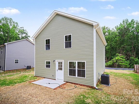 5th image of 1332 Mason St