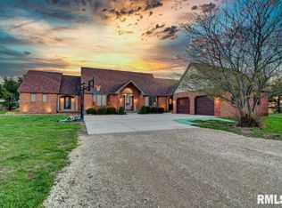 4736 San Terra Rd, Pawnee, IL 62558