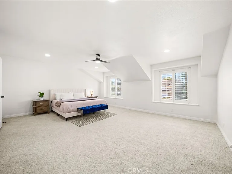 731 Langer Dr — Photo 36