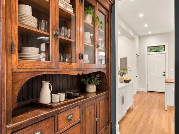 2502 W Augusta Blvd APT 1, Chicago, IL 60622