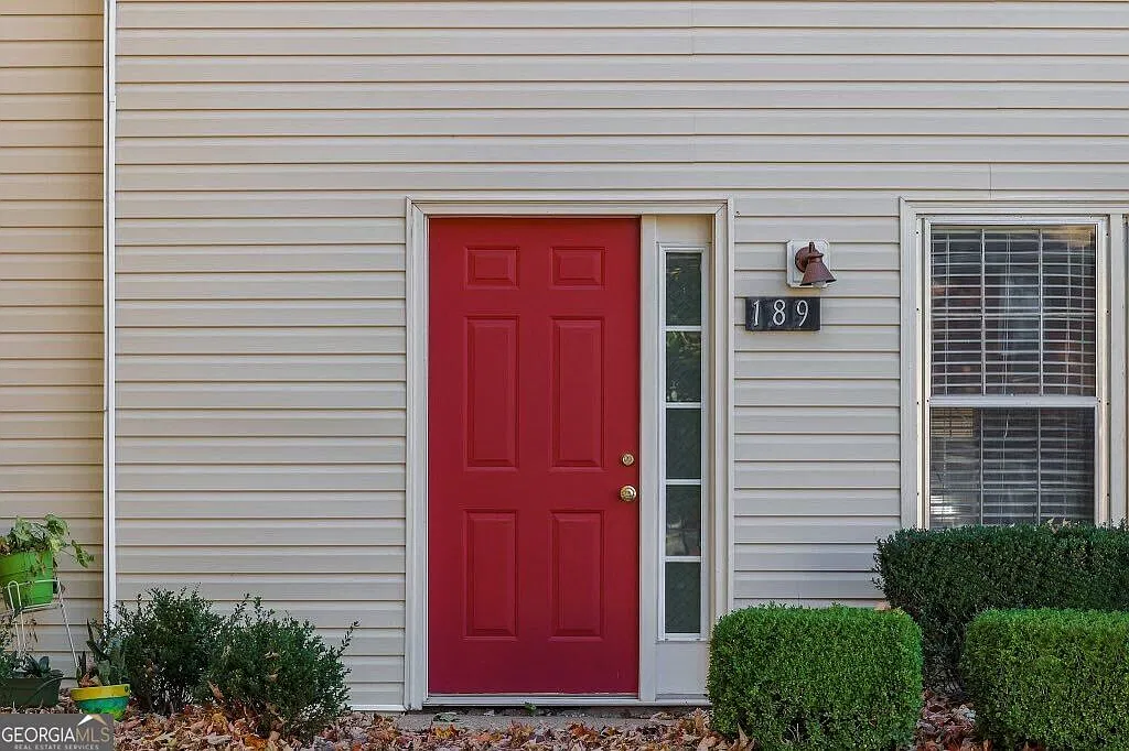 2 bed, 2.5 bath, $1,700 — Photo 2