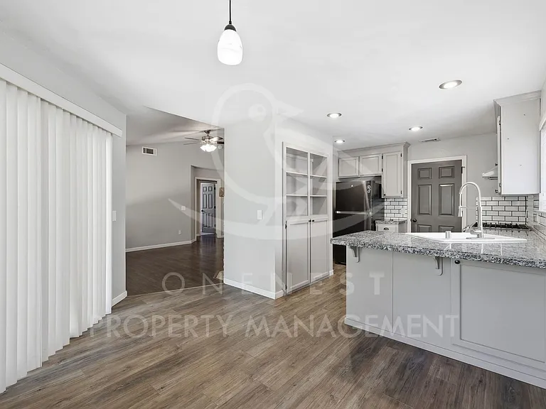 2545 Muirfield Dr — Photo 7