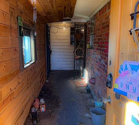3rd image of 109 SE 57th St
