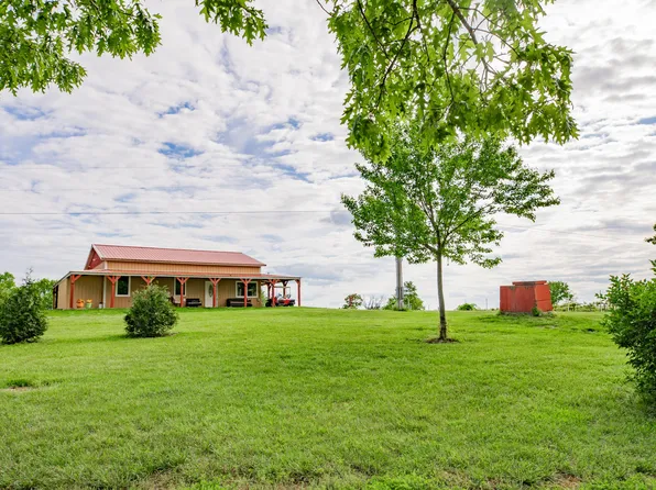 8400 E 1320 Road, Stockton, MO 65785