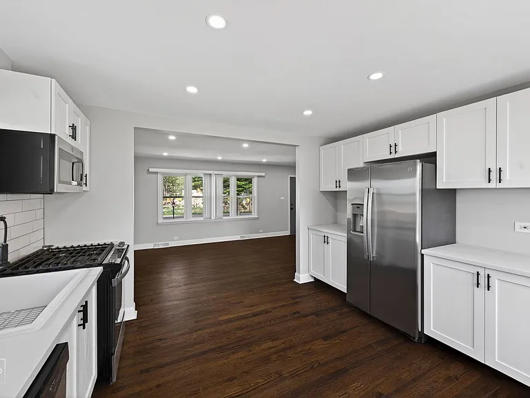 225 Sky Hill Rd — Photo 4
