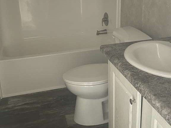 5th image of 16 Eastview Dr