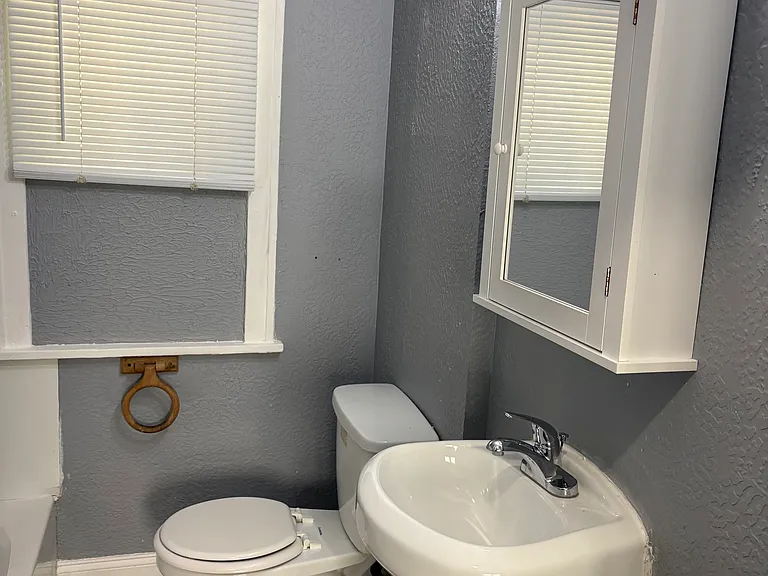 3824 E 67th Ter — Photo 12
