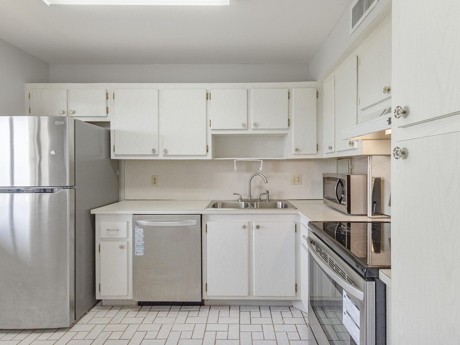 4080 Tivoli Court #302