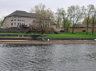 12612 Cottonwood Ln, Springfield, NE 68059