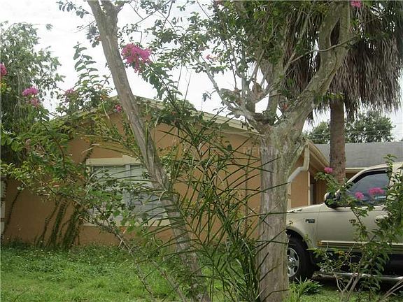 4th image of 6016 Mornay Dr