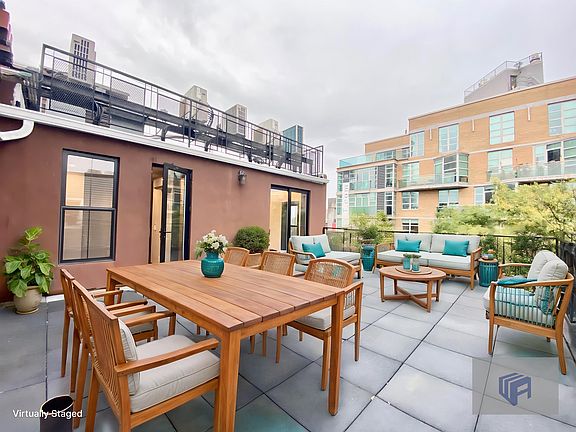 3rd image of 119 Kent Ave #Penthouse 4