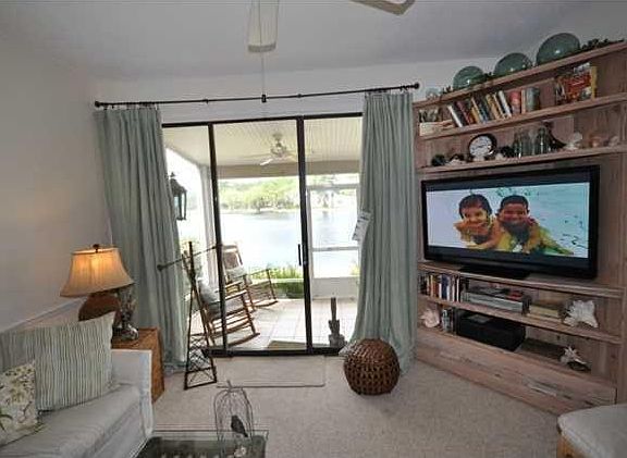 3rd image of 623 Bayou Dr