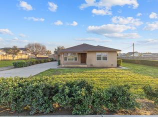 1725 E Goshen Avenue E, Visalia, CA 93292