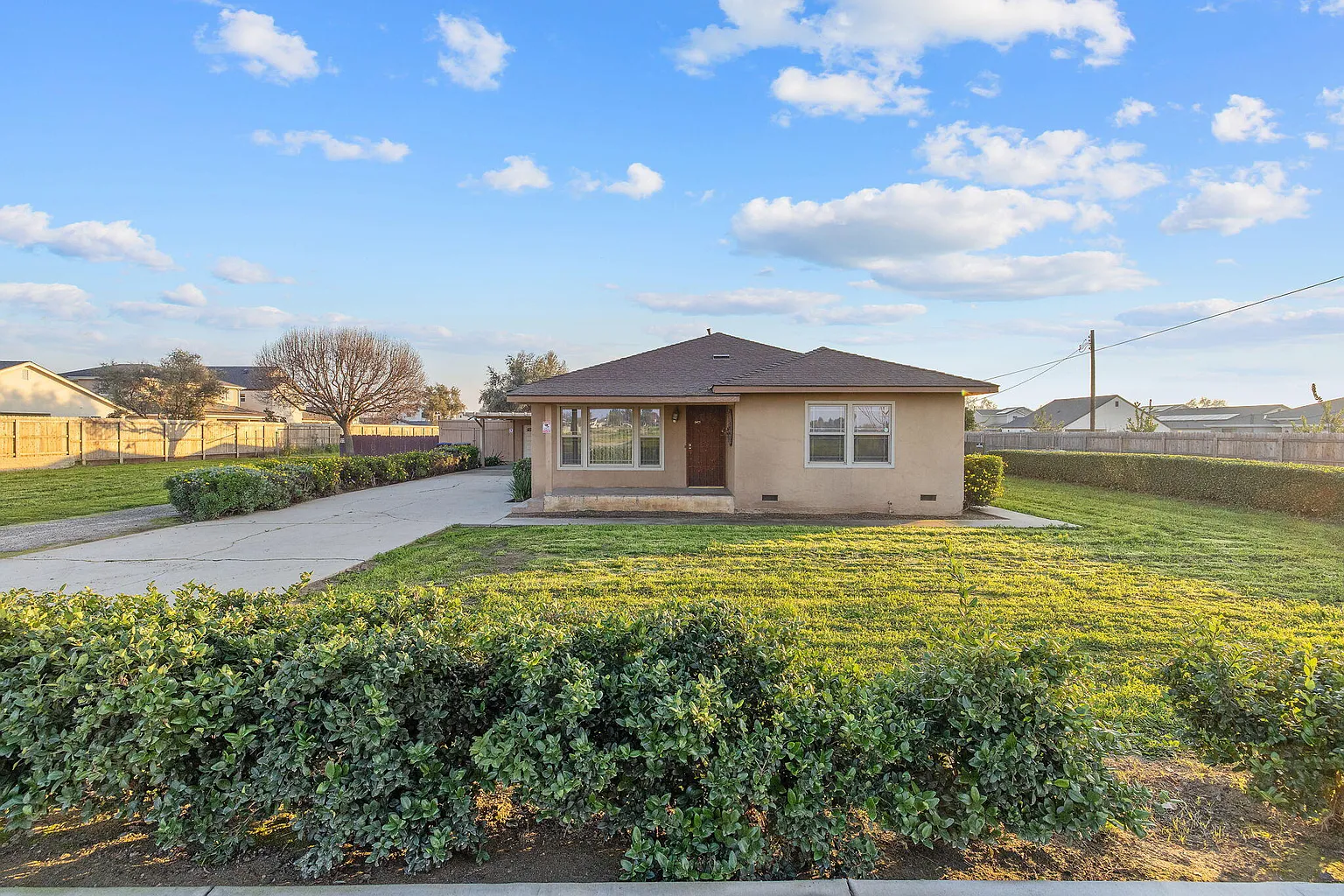 1725 E Goshen Avenue E photo 1