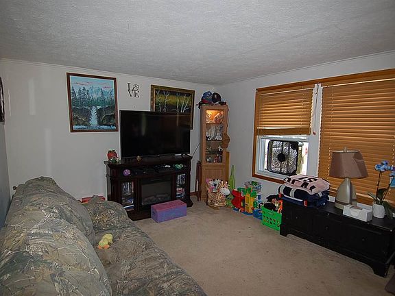 2nd image of 7062 Willow Dr