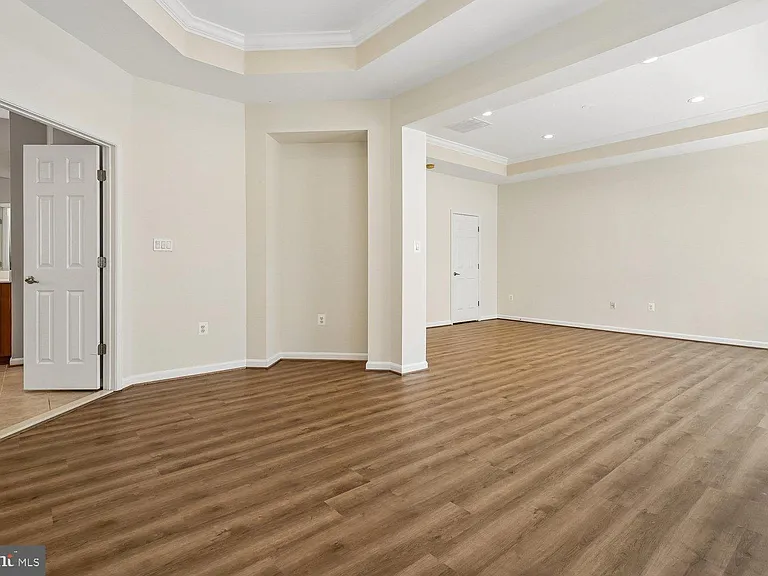 9059 Galvin Ln — Photo 36