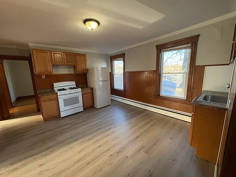 1425 Main St #1 — Photo 2