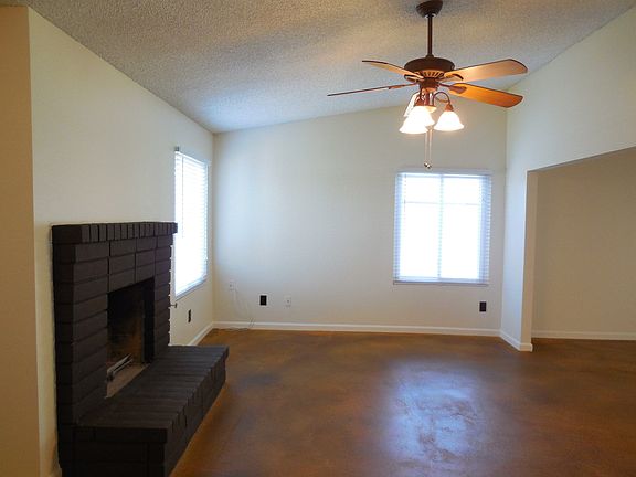 3rd image of 5812 Auburn Oaks Dr