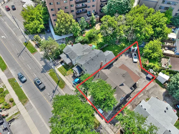 50 Welland Ave, Saint Catharines, ON L2R 2M5