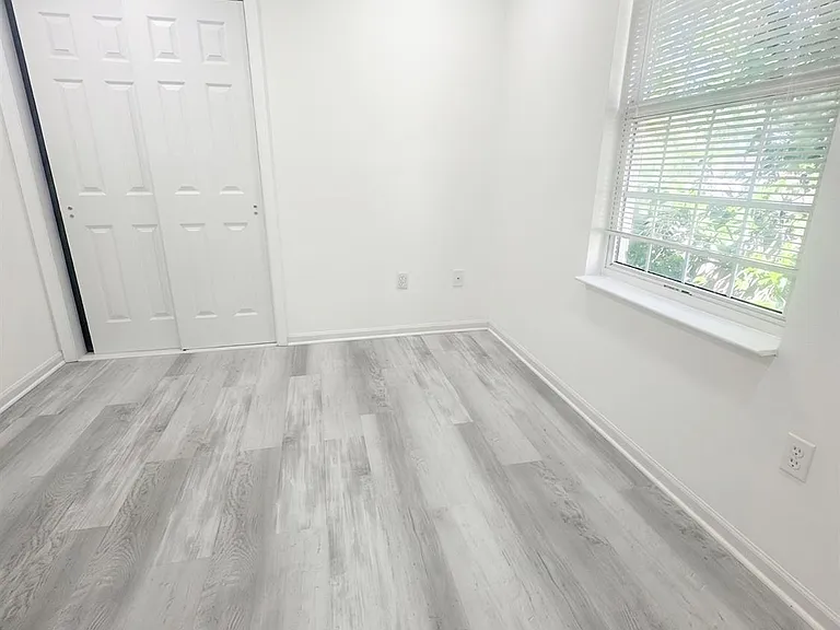 214 Hall Ave — Photo 5